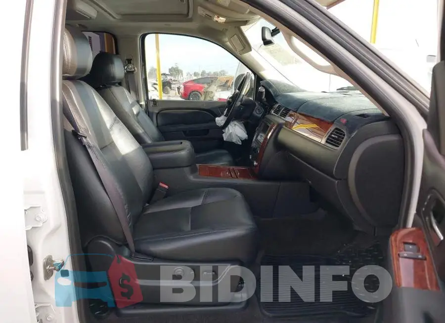 1GNSCCE02DR377223 Photo# 5