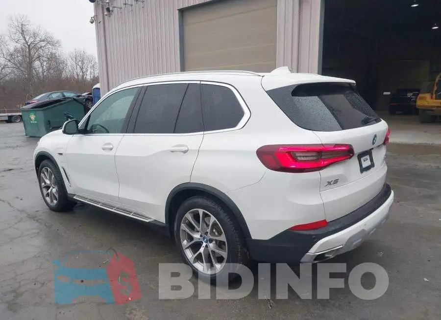 5UXTA6C0XP9P79825 Photo# 3