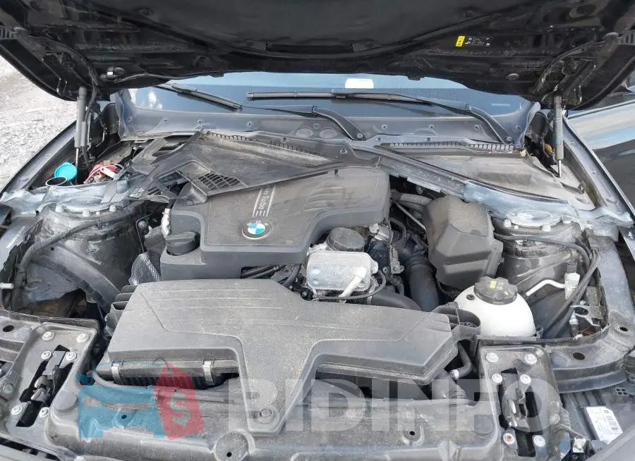 WBA8E5G50JNV01698 Photo# 10