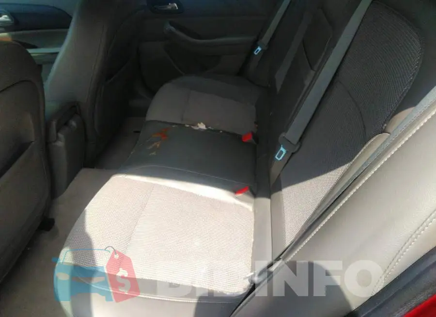 1G11D5RR3DF120183 Photo# 8