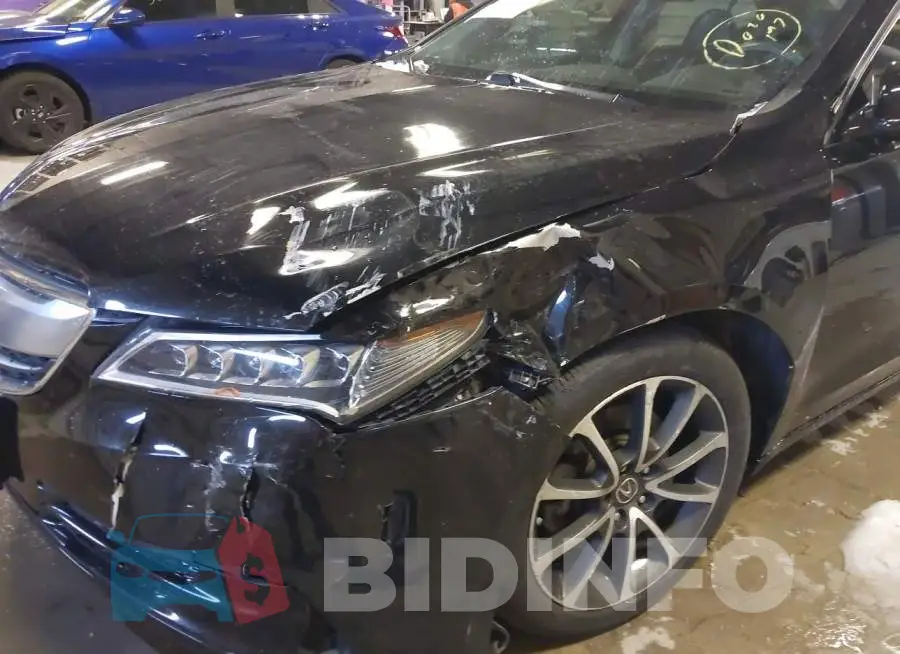19UUB2F51FA018523 Photo# 6