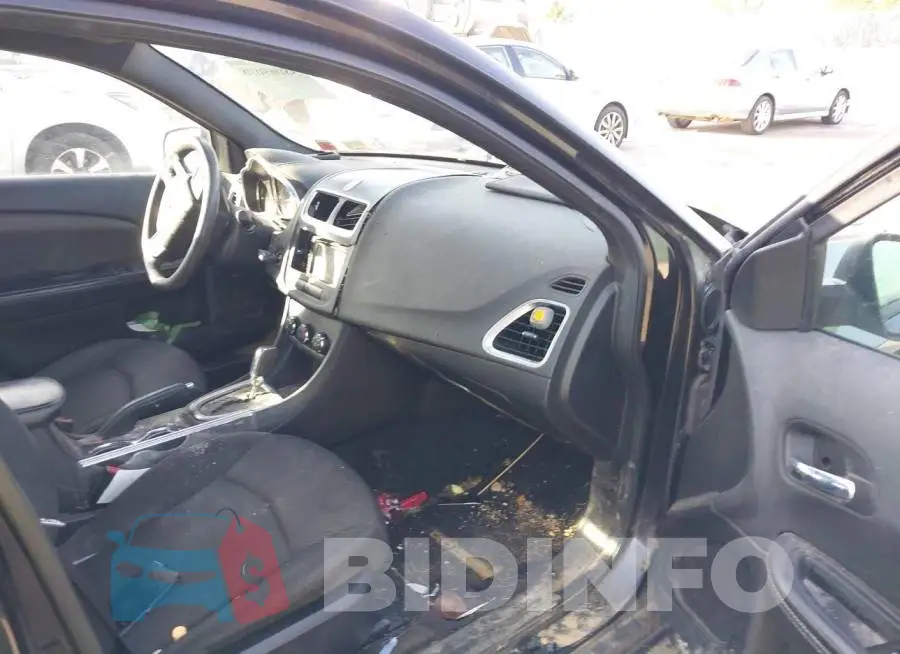 1C3CDZAB8DN700657 Photo# 5