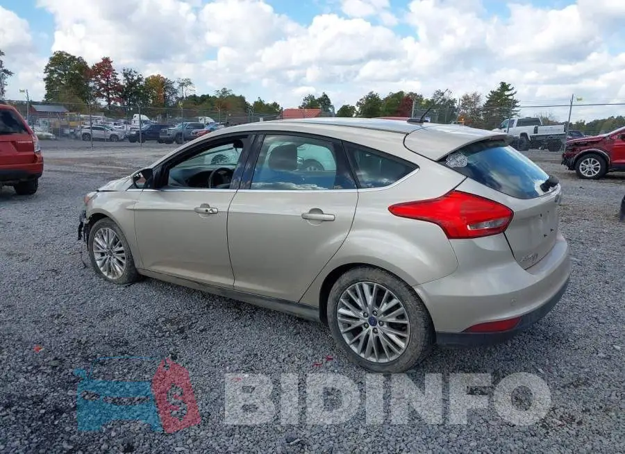 1FADP3N27JL221142 Photo# 3