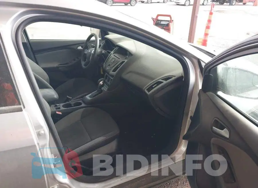 1FADP3F2XDL272265 Photo# 5