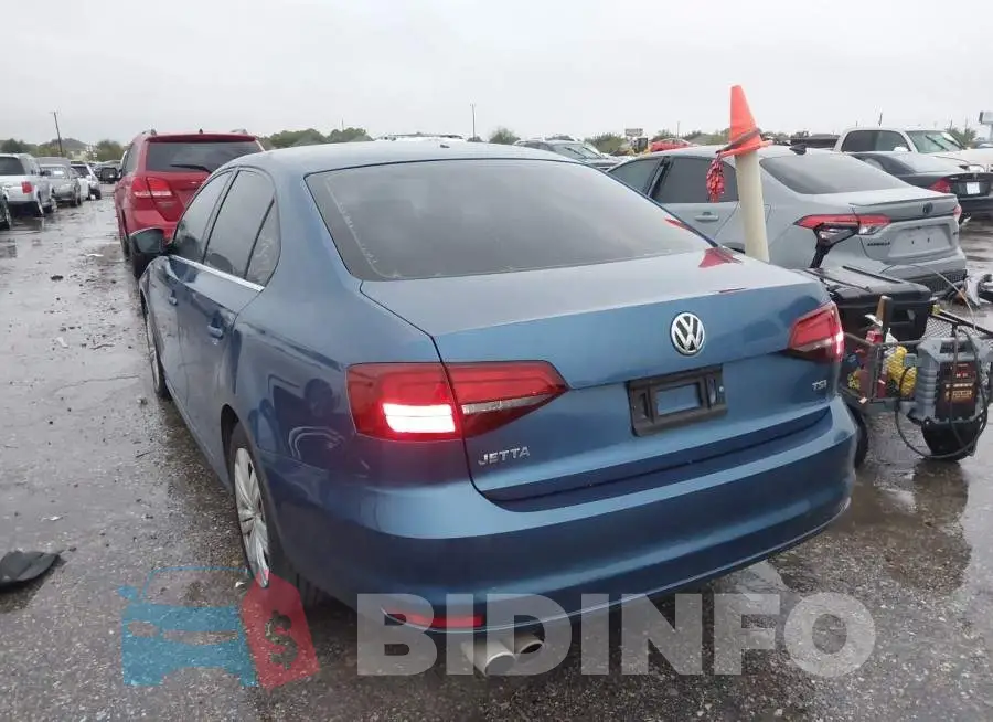 3VW2B7AJ4HM233775 Photo# 3