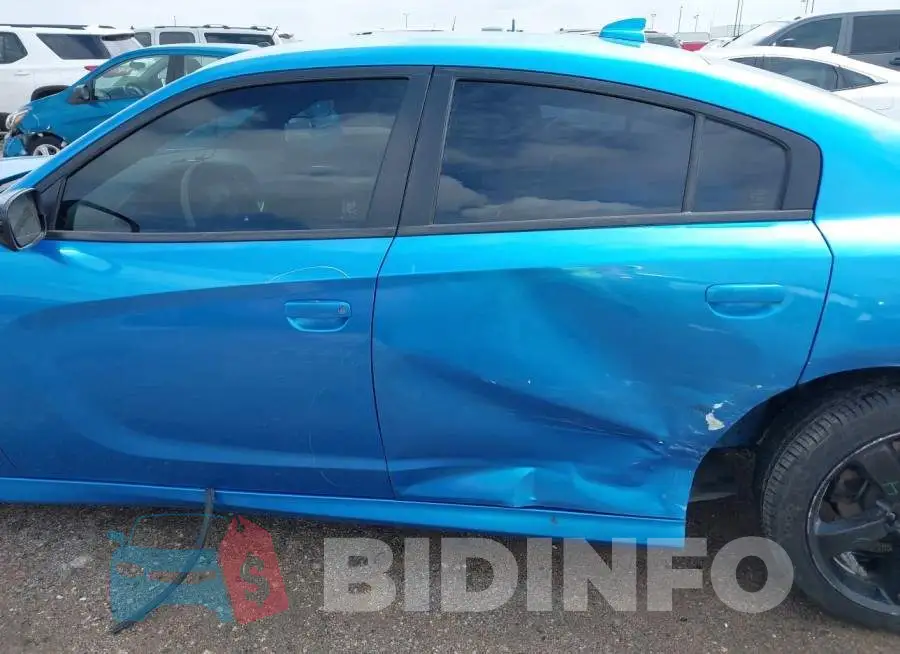 2C3CDXHG8KH523023 Photo# 6