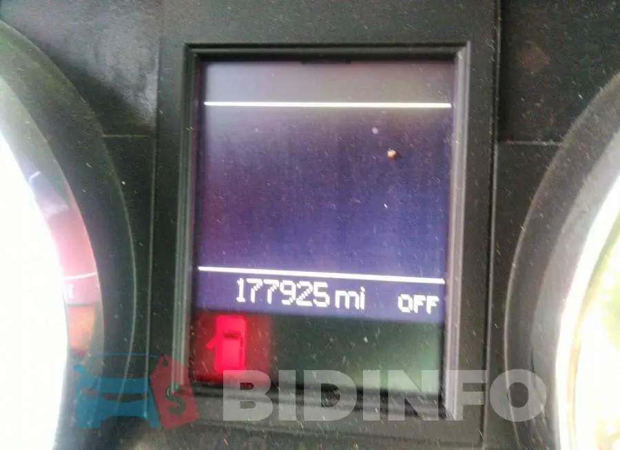 2C4RC1JG5GR175473 Photo# 7