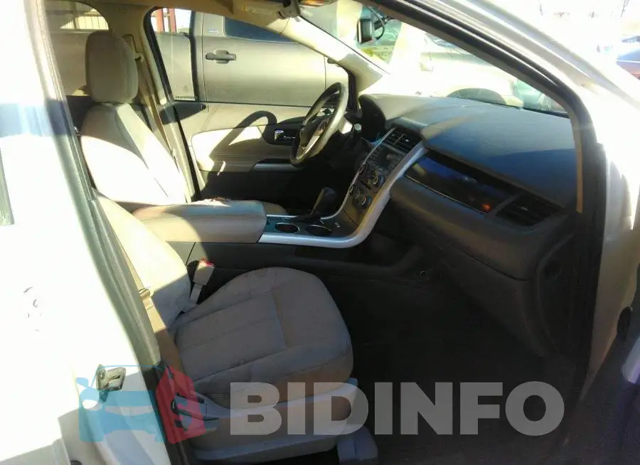 2FMDK3GC4DBE18610 Photo# 5