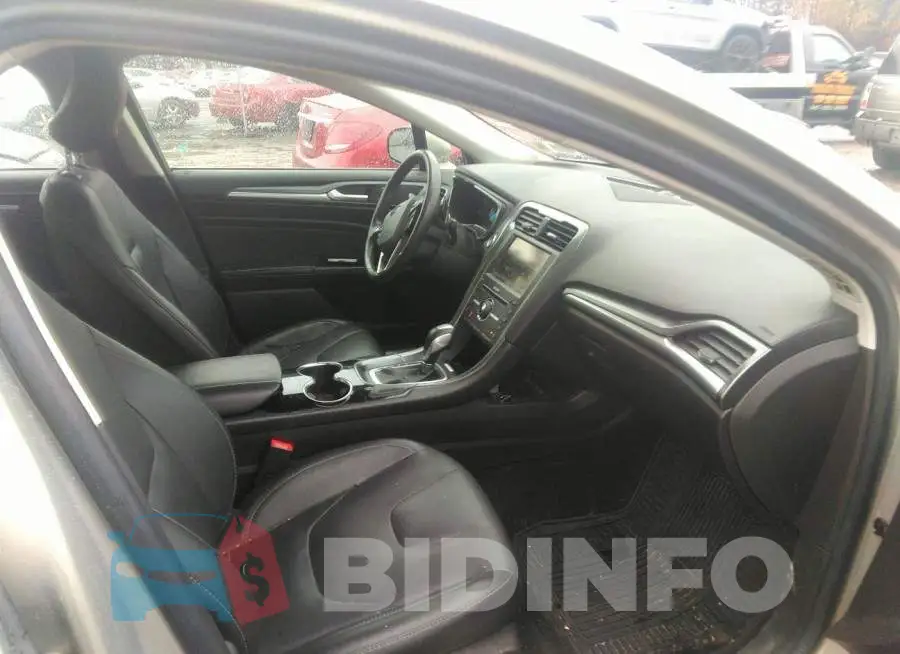 3FA6P0D9XGR205193 Photo# 5