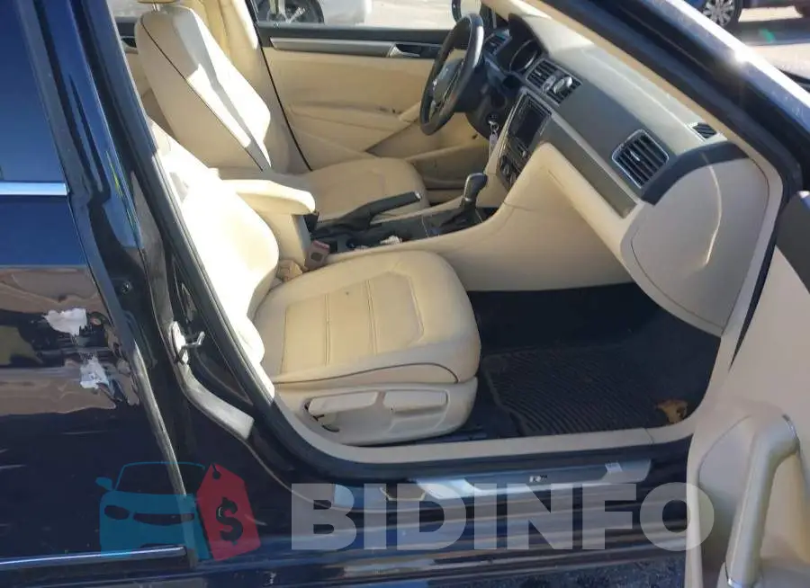 1VWDT7A34HC039708 Photo# 5