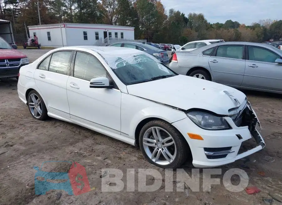 WDDGF4HB4DR296481 Photo# 1