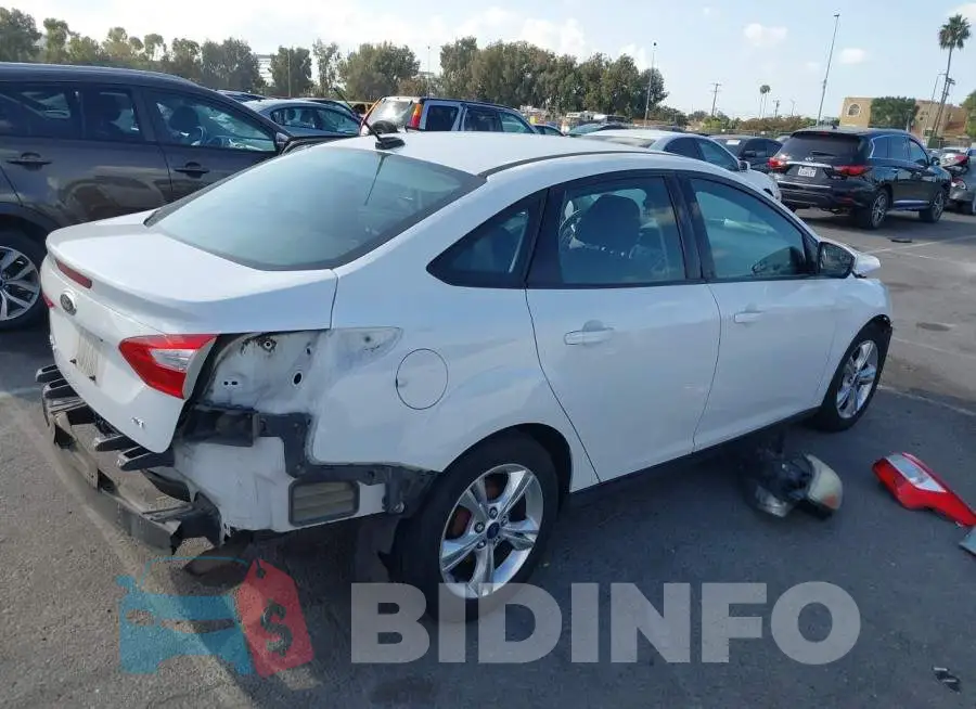 1FADP3F29EL271240 Photo# 4