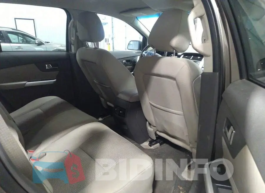 2FMDK3JC4DBA21908 Photo# 8