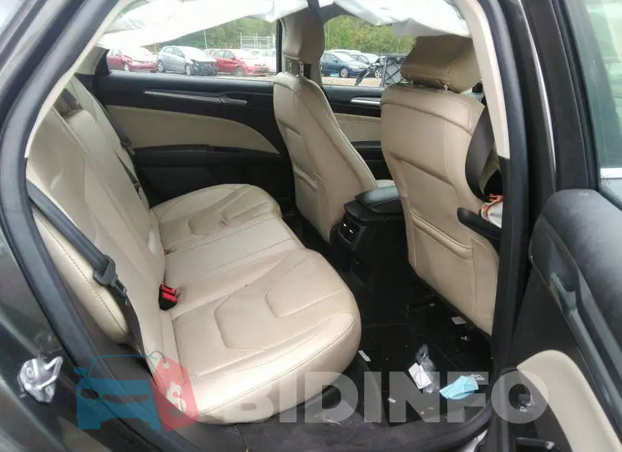 3FA6P0RU9GR127051 Photo# 8