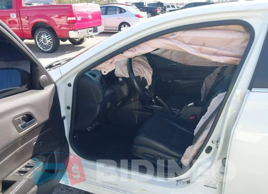 19UDE2F83GA006635 Photo# 5
