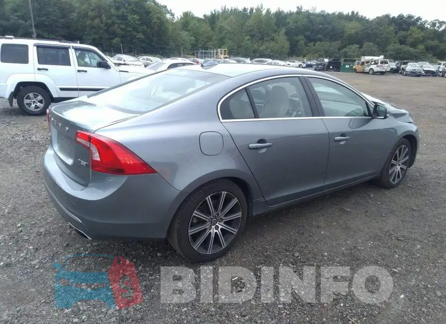 LYV402TK3HB155117 Photo# 4