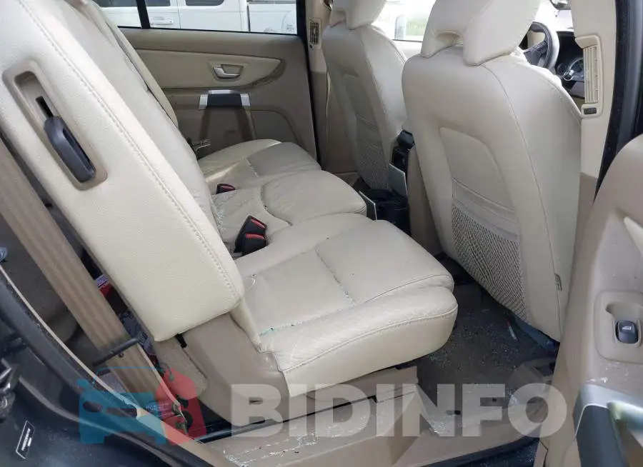 YV4952CZ3D1647018 Photo# 8