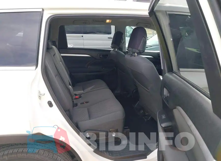 5TDZARFH2JS039063 Photo# 8