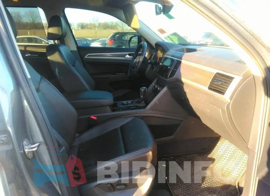 1V2MR2CA6KC598182 Photo# 5