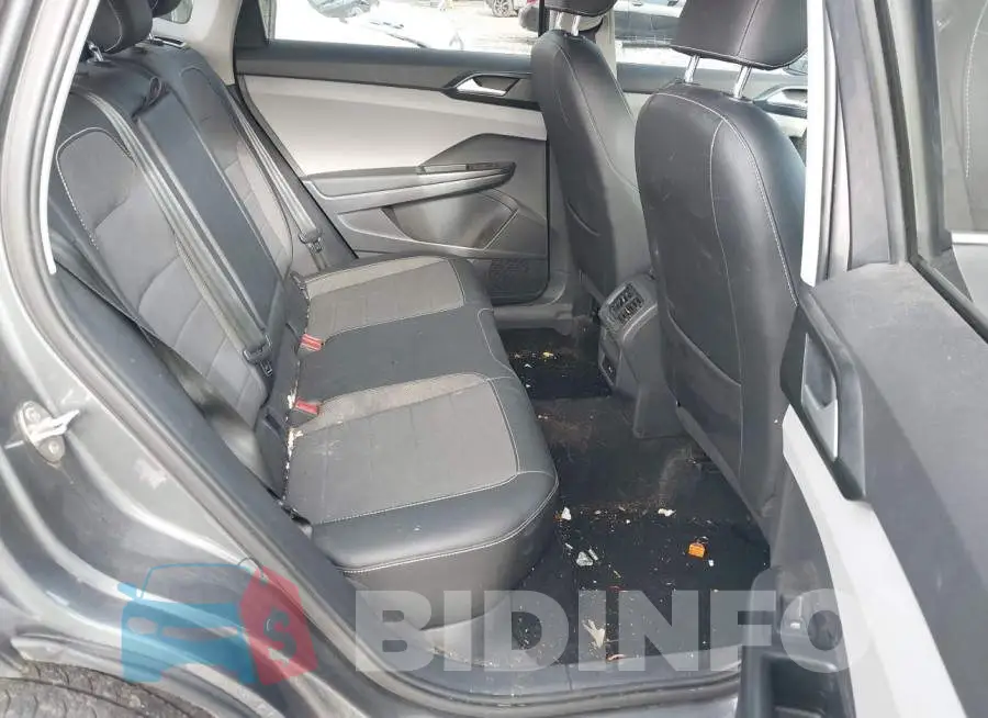 3VVRX7B28NM016317 Photo# 8