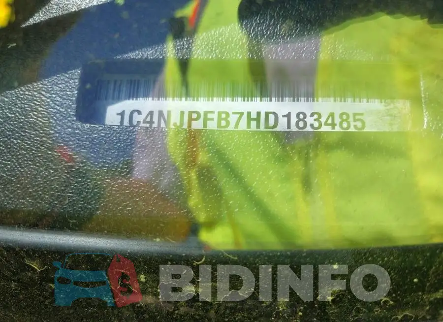 1C4NJPFB7HD183485 Photo# 9