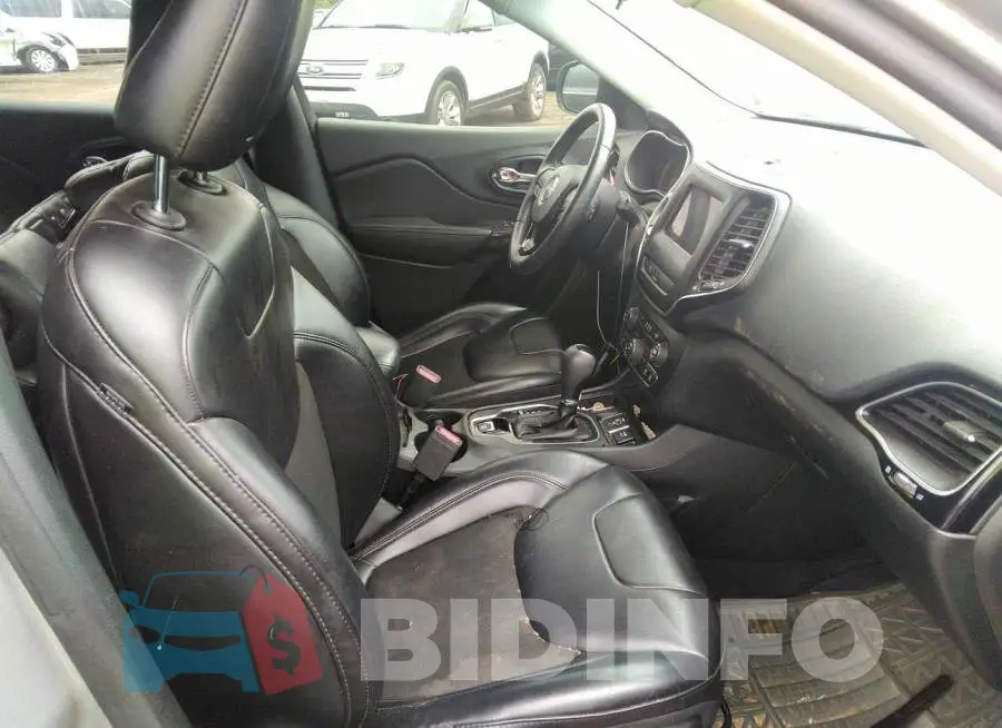 1C4PJLLBXKD296425 Photo# 5