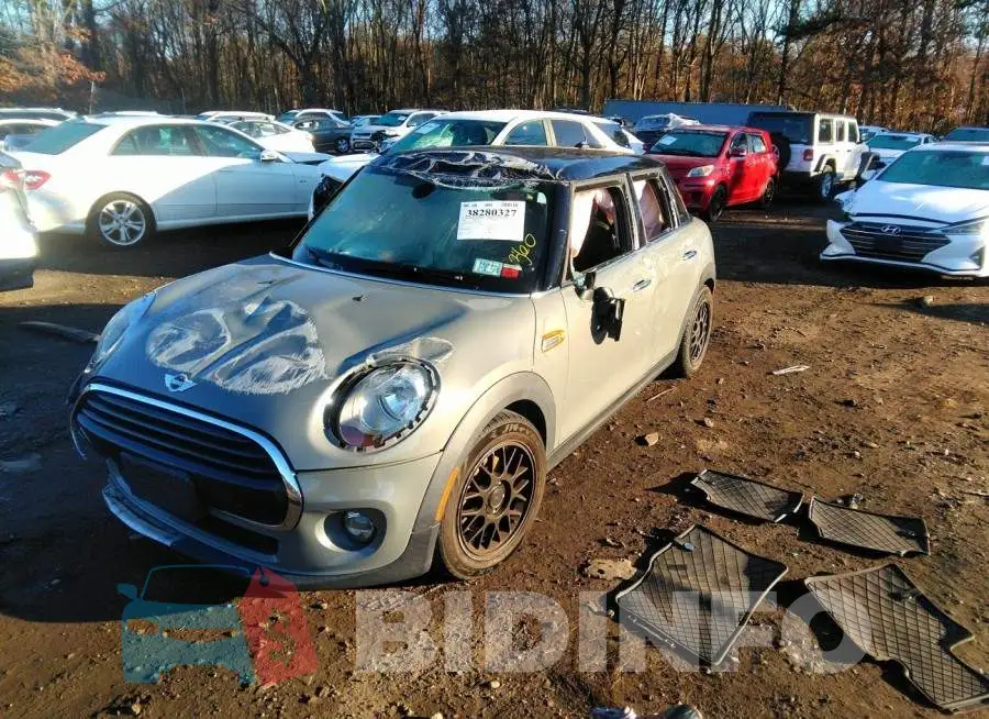 WMWXU1C5XG2D11045 Photo# 2
