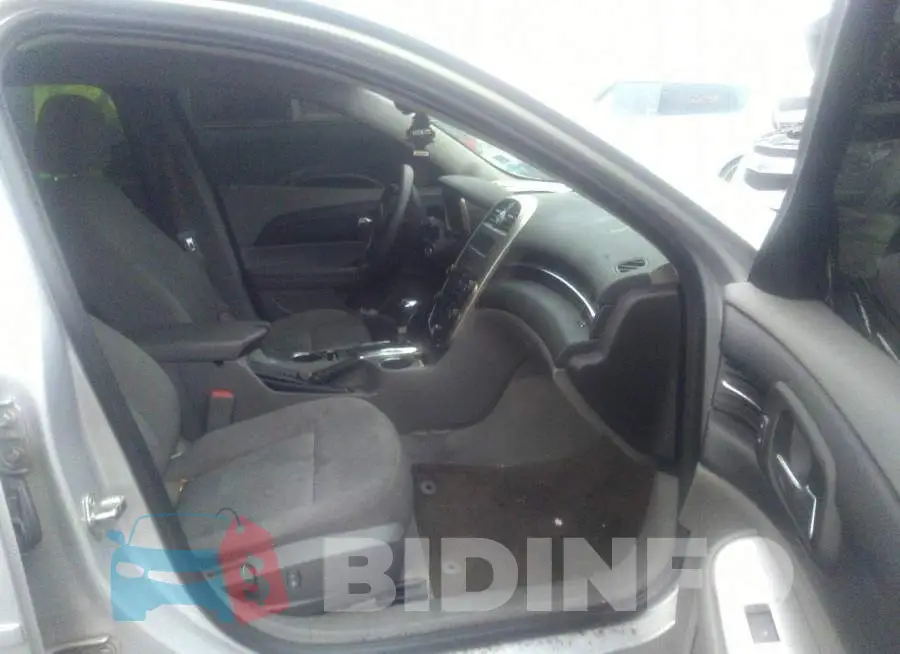 1G11B5SL3EF164732 Photo# 5
