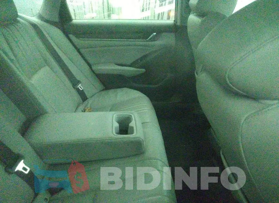 1HGCV2F95JA044931 Photo# 8