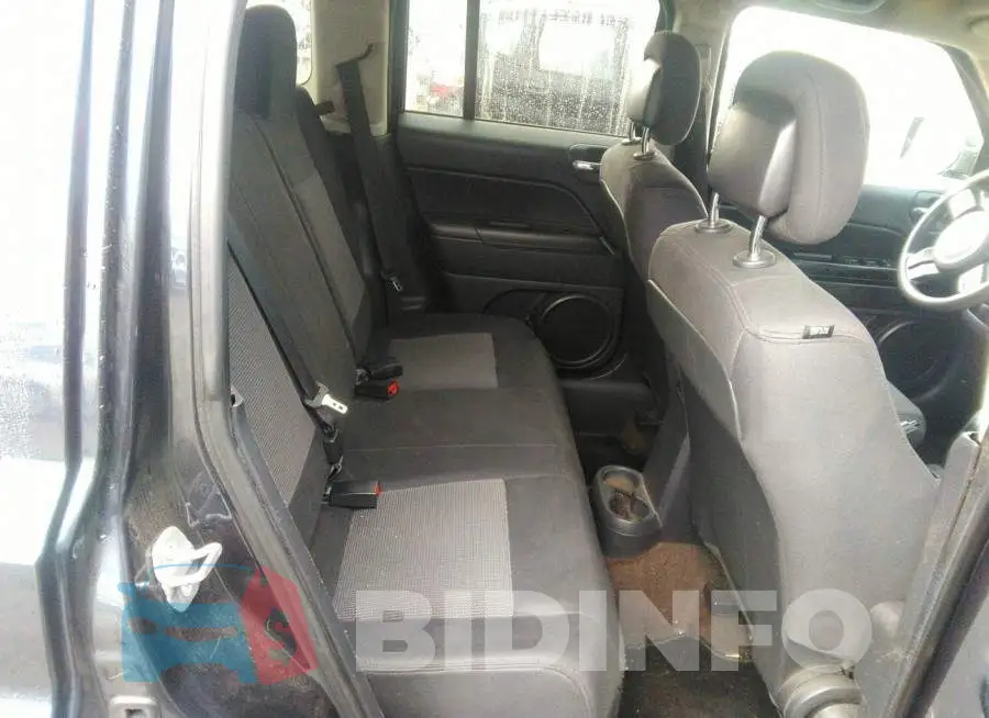 1C4NJRBB4ED717314 Photo# 8
