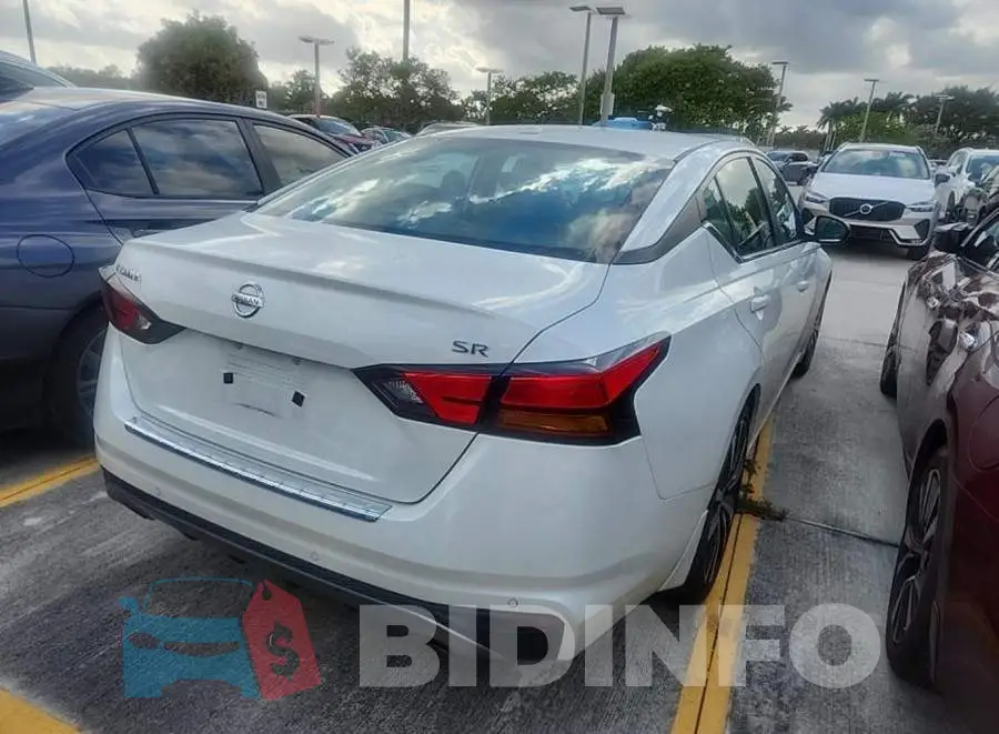 1N4BL4CV3NN392017 Photo# 4