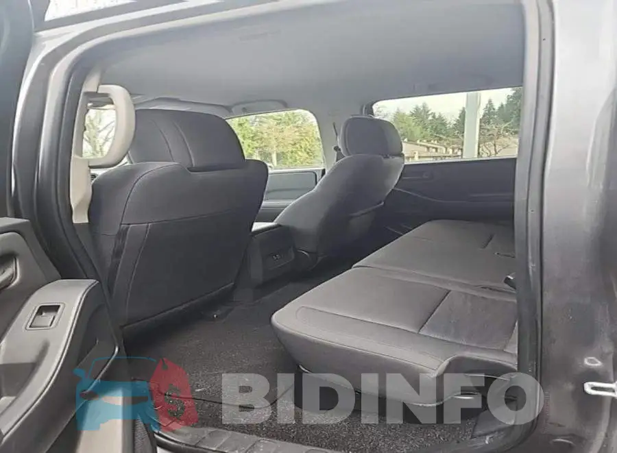 1N6ED1EK1NN655883 Photo# 7