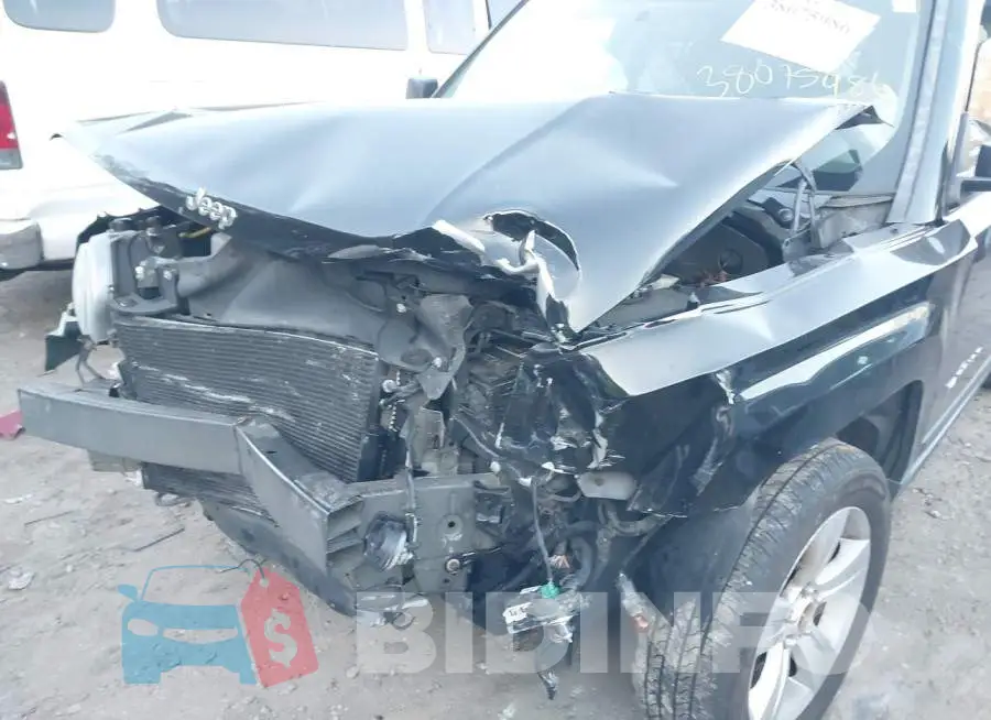 1C4NJRCB3FD105573 Photo# 6