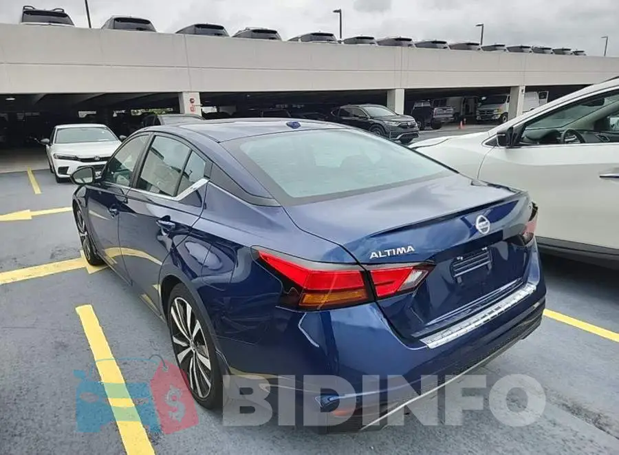 1N4BL4CV1NN409543 Photo# 3