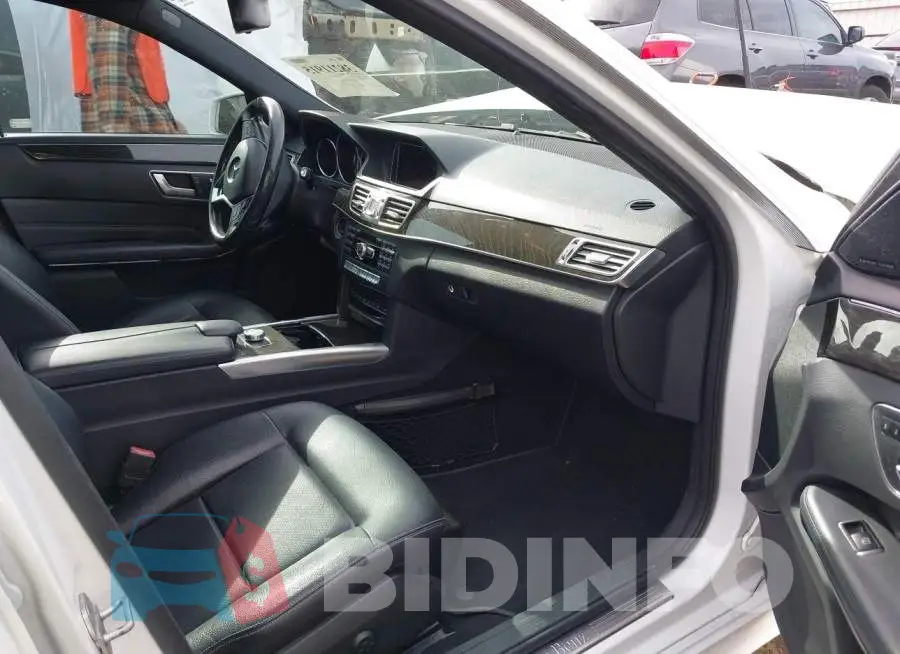 WDDHF5KB6FB112088 Photo# 5