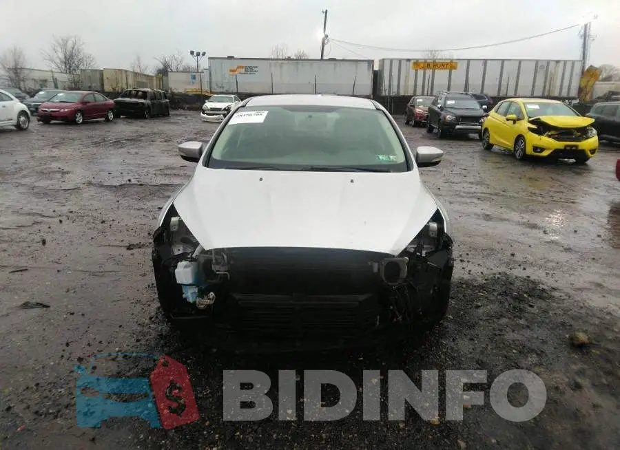 1FADP3F24GL396830 Photo# 6