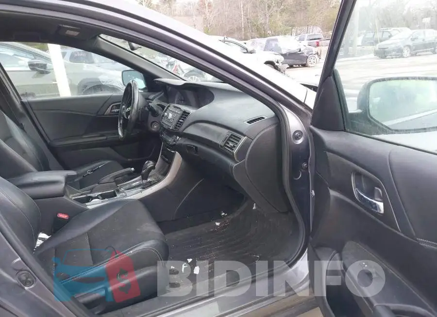 1HGCR2F50GA072016 Photo# 5