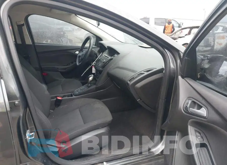 1FADP3F20GL401800 Photo# 5