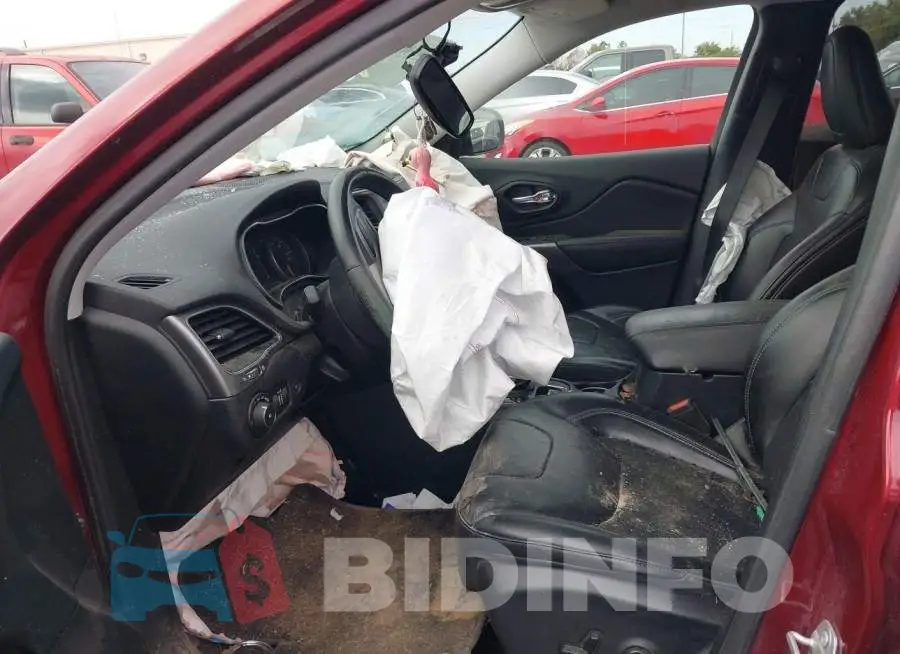 1C4PJLLB6KD110380 Photo# 5
