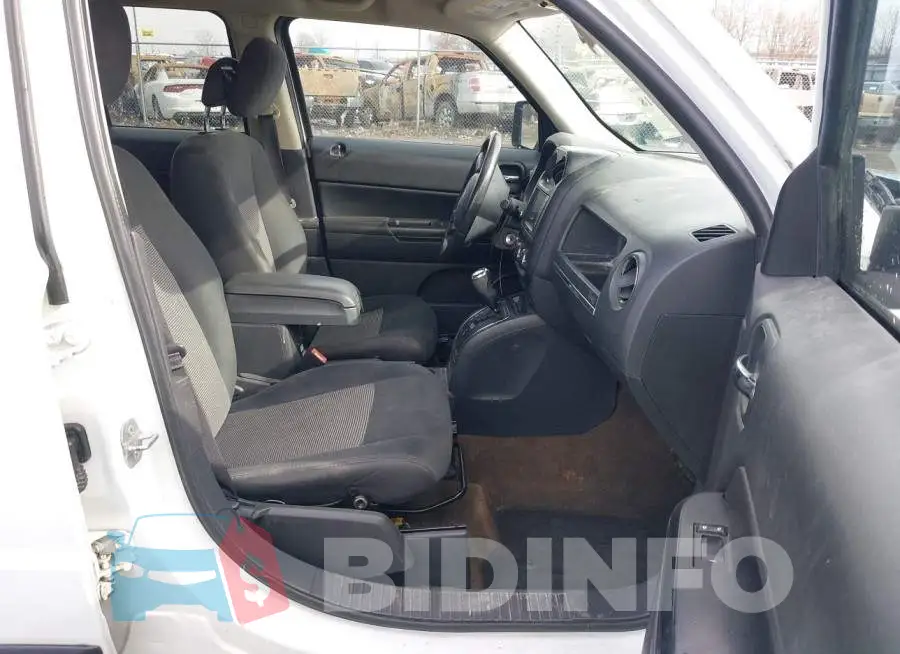 1C4NJPFB7ED765291 Photo# 5