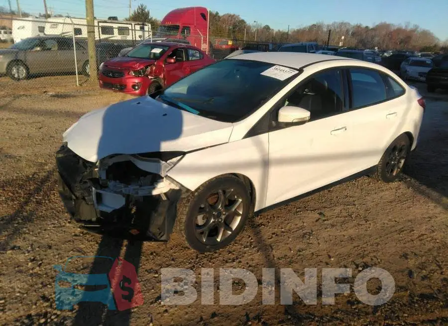 1FADP3F26EL330941 Photo# 2