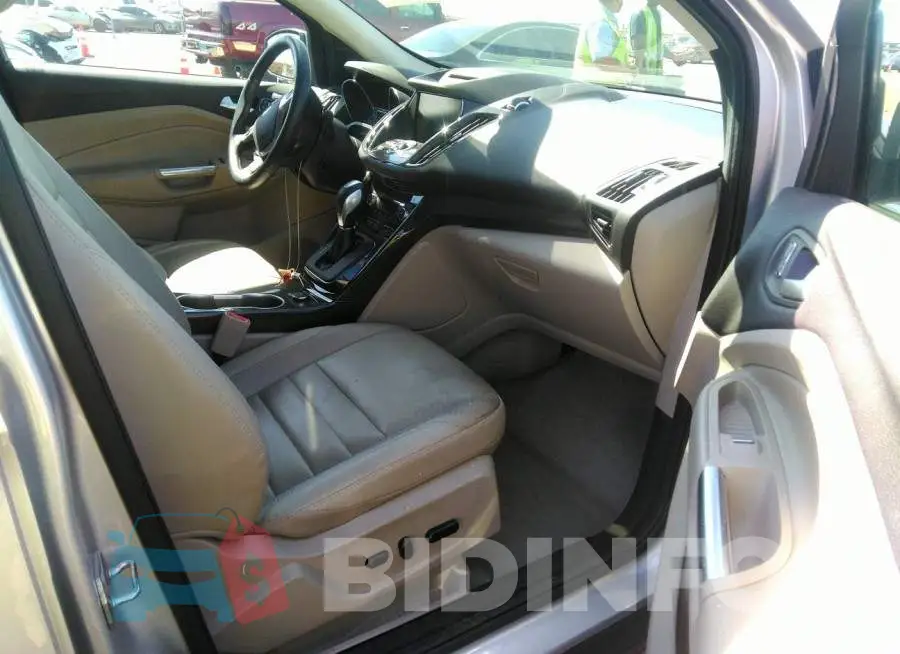 1FMCU0J90FUB31392 Photo# 5