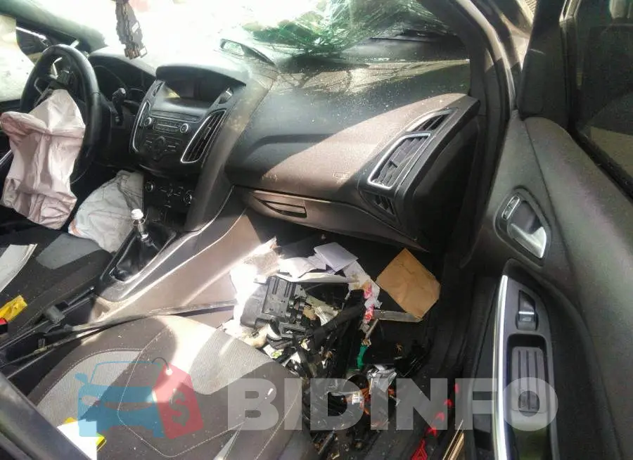 1FADP3L98JL332489 Photo# 5