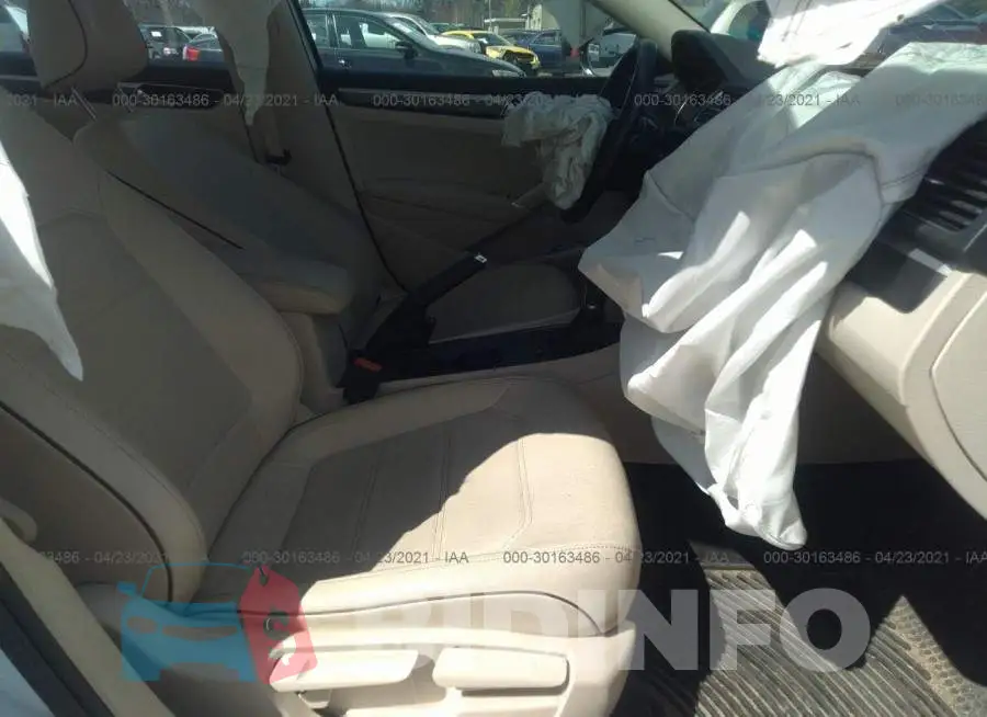 1VWDT7A33HC054037 Photo# 5