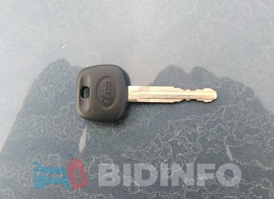 2T1BURHE2GC696460 Photo# 11