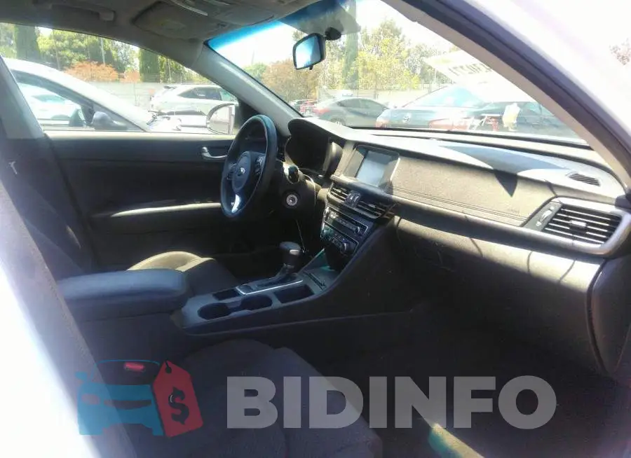 5XXGT4L33JG260153 Photo# 5