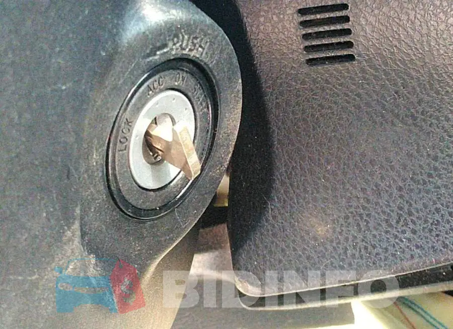 2T1BURHE9FC420503 Photo# 11