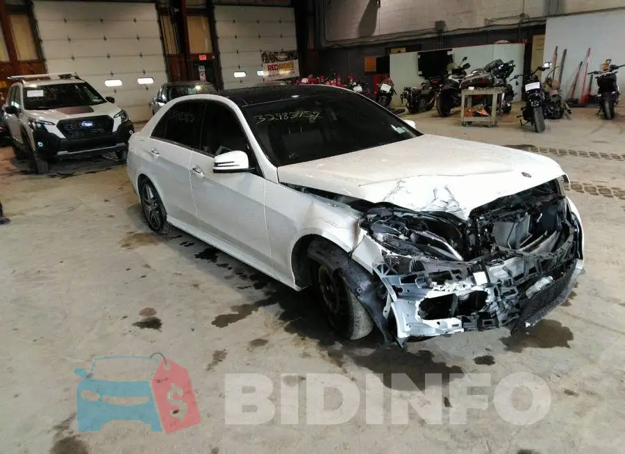 WDDHF8JBXFB165718 Photo# 1