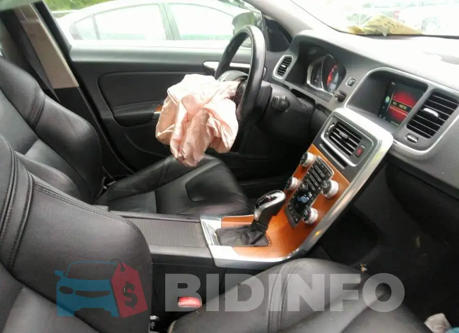 LYV612TM9GB094636 Photo# 5