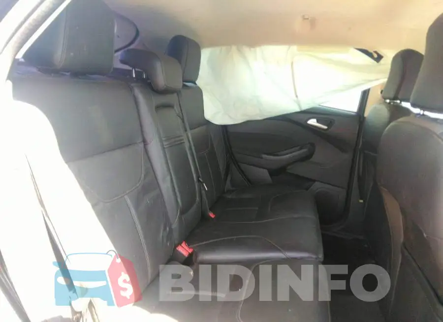 1FADP3K2XFL210423 Photo# 8